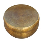 Table basse ronde de 81 cm, en forme de tambour, texture martelée en relief, aluminium, laiton antique