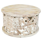 Table basse Alina en manguier sculpté à la main, motif floral ajouré, finition blanc vieilli, 33 po
